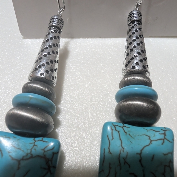 🛍️4 For $15🛍️ Vintage Turquoise Dangle Earrings with Textured Accents - Picture 7 of 12